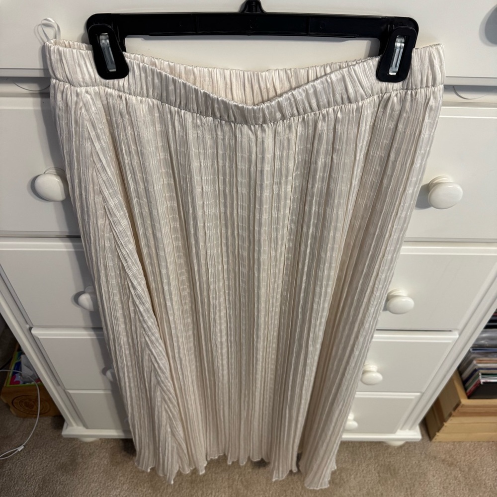 Zara Cream Maxi Skirt - Picture 2 of 3